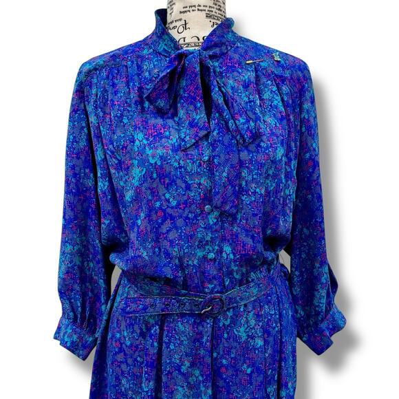 Vintage Willi Size M Blue Belted Midi Dress Brooch USA Secretary - Picture 3 of 10